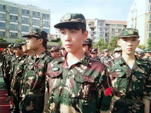 51吃瓜fun吃瓜网军训,揭秘军训那些事儿，趣味吃瓜不停歇